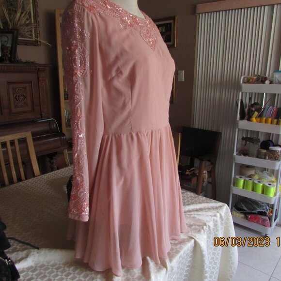 Dressy sequined dress - Picture 5 of 7